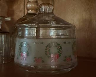 Vintage Indiana Glass Victorian Christmas Wreath Candy Jar