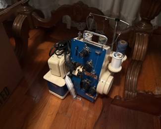 VINTAGE SEWING SERGER MACHINE