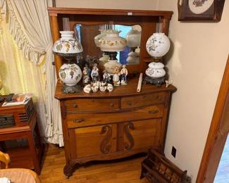 BUFFET / SIDEBOARD