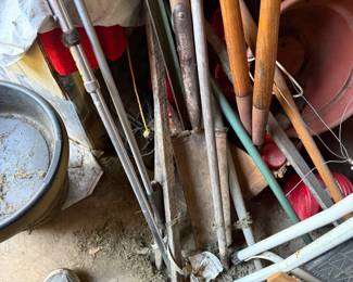 VARIOUS GARDEN TOOLS