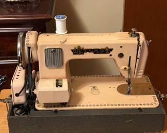 SEWING MACHINE