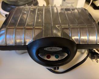 WAFFLE MAKER