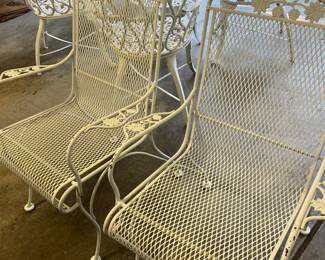 PATIO TABLE CHAIRS