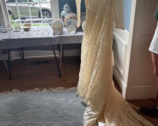 WEDDING GOWN