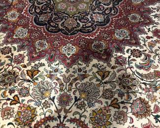 CENTER OF VERY NICE AREA RUG