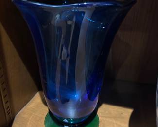 VASE IS ORREFOR CRYSTAL