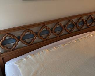 DETAIL OF KINGSIZE HEADBOARD