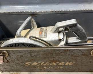Vintage worm saw. 
