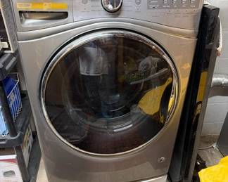 Whirlpool gas dryer. Available for early sale. Contact Lynn for details 402-350-9677.