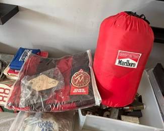 Marlboro tobacco collectibles. Sleeping bag.
