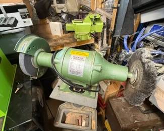 Grinder buffer. Bench / hand grinders. Wilton vise.