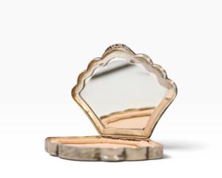 800 Antique or Vintage Powder Compact