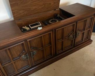console stereo