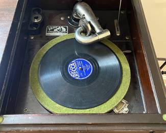 H15 - $95. Victor Victrola 1923 Original Phonograph. Measures 31.75" x 20.25" x 34"T. Some surface wear, overall very good condition.