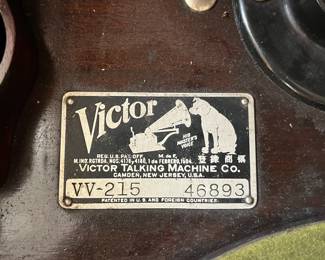 H15 - $95. Victor Victrola 1923 Original Phonograph. Measures 31.75" x 20.25" x 34"T. Some surface wear, overall very good condition.