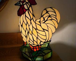 H66 - $60. Tiffany Style Rooster Lamp.