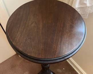 H12 - $80. Vintage Georgian style wood fern stand. Measures 12" x 35.75"T. Solid. Excellent condition.