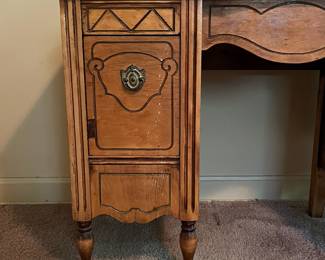 H20 - $40. Art Deco Vanity WiA20 - $40. A20 -Triple Mirror. Measures 40" x 17" x 64.5"T, floor to vanity top 27.25"T.