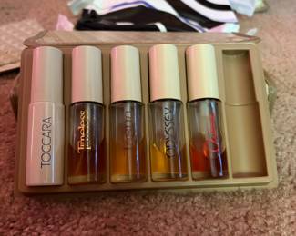 H73 - $20. AVON LOT of Makeup and Fragrance Samples.
