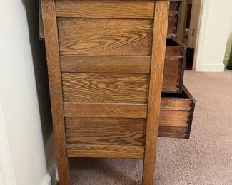 H14 - $125. Antique Oak Full Sized Dresser With Harp Mirror. Measures 38" x 19" x 66.5"T, floor to dresser top- 33.5"T. Very good condition.