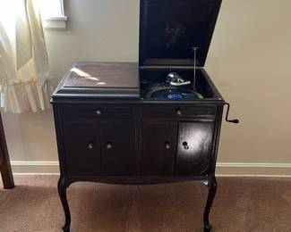 H15 - $95. Victor Victrola 1923 Original Phonograph. Measures 31.75" x 20.25" x 34"T. Some surface wear, overall very good condition.