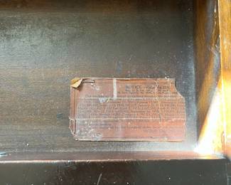 H15 - $95. Victor Victrola 1923 Original Phonograph. Measures 31.75" x 20.25" x 34"T. Some surface wear, overall very good condition.
