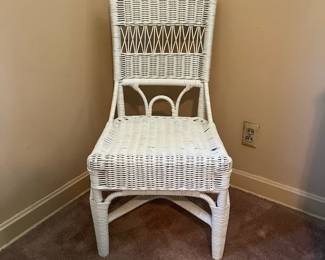 H2 - $25. White wicker chair. 18" x 20" x 35"T. Floor to seat- 17". Very good condition.