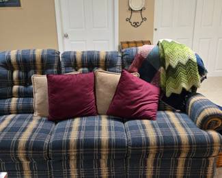 Sofa with end recliners and center refreshment table