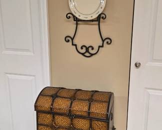 Decorative trunk