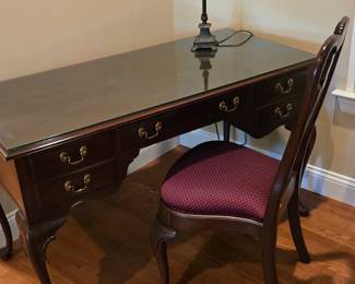 Writing table