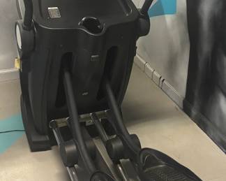 Octane Fitness Q35 Premium Standing Elliptical: The gold standard for premium fluid motion. The Q35 uses body-mapping ergonomics and exclusive workout boosters to blast calories without punishing your joints.