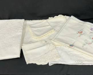 Lace and Linen Table Cloths
