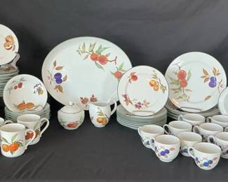 Royal Worcester Eveshan Vale China Set