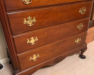 Chest of drawers 
