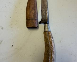 Vintage knife with sheath