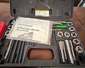 Tap and die set