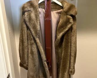 Dubrowsky  Perlbinder Coat