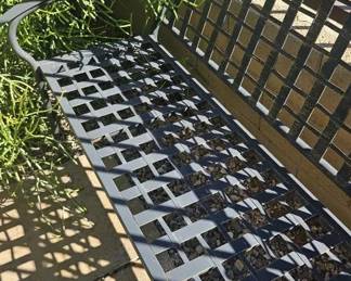 Metal Latticed Outdoor Sitting Bench