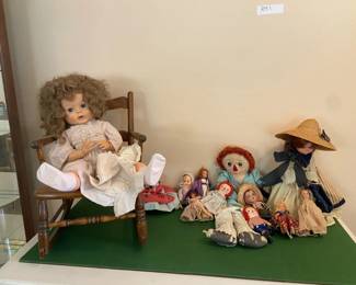 A Dozen Delightful Vintage Vibe Dolls