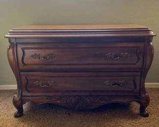 Bombay Dresser