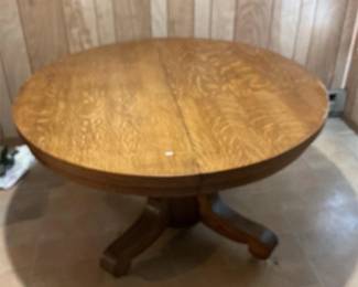 Tiger Oak Round Dining Table