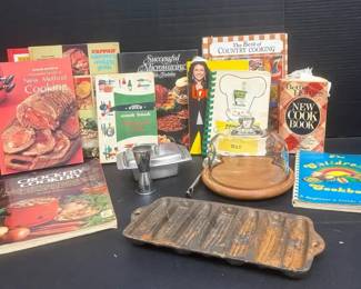 Vintage Cookbooks and CastIron Cornbread Mold
