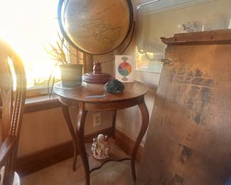 Round Victorian table