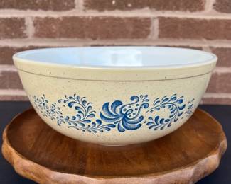 Vintage Pyrex Mixing Bowl 4Qt Homestead Pattern
