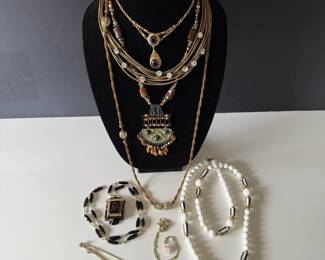 Elegant Gold Necklace Lot