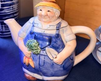 Vtg Mary Ann Baker "Gardener in Overalls” Tea Pot!