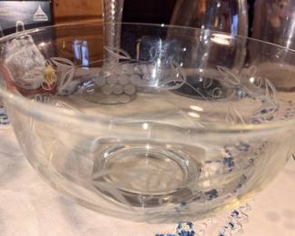 Wheel-Cut Grapes & Vine Glass Bowl Signed By Dave Moore 1986!