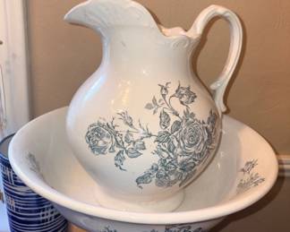 Vtg Antique White & Blue Transferware Cabbage Roses Pitcher & Basin!
