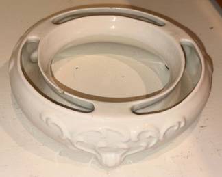 Vtg Hummel Porcelain White Pansy Ring Vase!