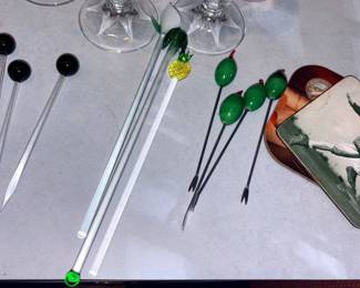 Glass Green Olive Picks, Blk Ball Olive Picks!